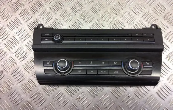 BMW 5 F10 F11 Interior fan control switch 6824203