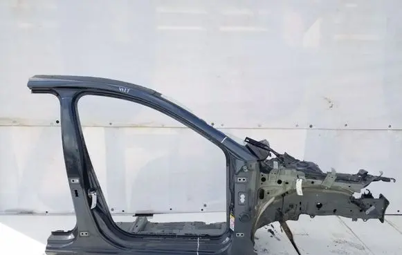 Cupra Leon Front quarter panel 