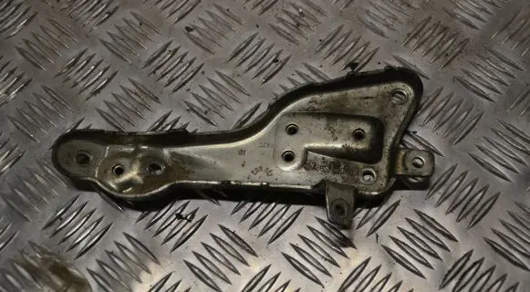 Mercedes-Benz E W212 Engine mounting bracket A6510901041