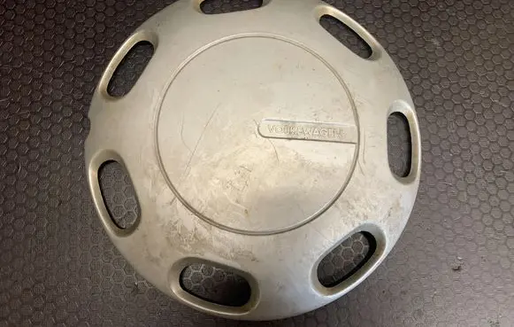 Volkswagen PASSAT B3 R14 wheel hub/cap/trim 164001 3A0601149