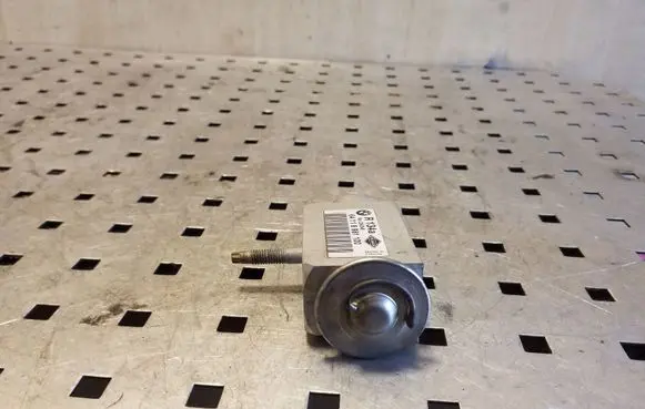 Air conditioning (A/C) expansion valve