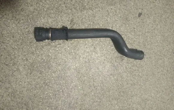 BMW 5 E39 Engine coolant pipe/hose 2247820