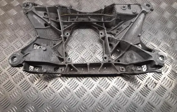 Engine mounting bracket