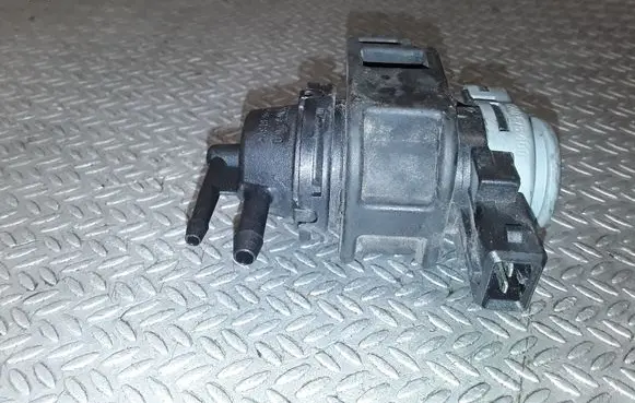 Renault Koleos I Turbo solenoid valve 8200575400