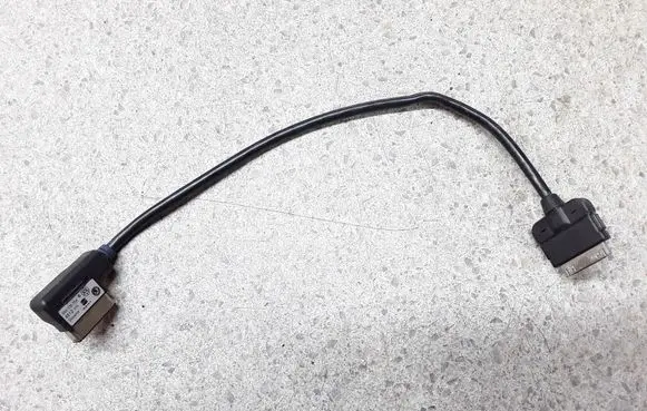 Volkswagen PASSAT B7 USA iPod connector socket 5N0035554