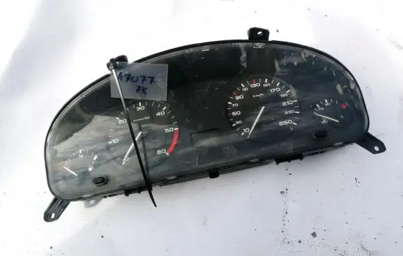 Peugeot 406 Speedometer (instrument cluster) 9630372880