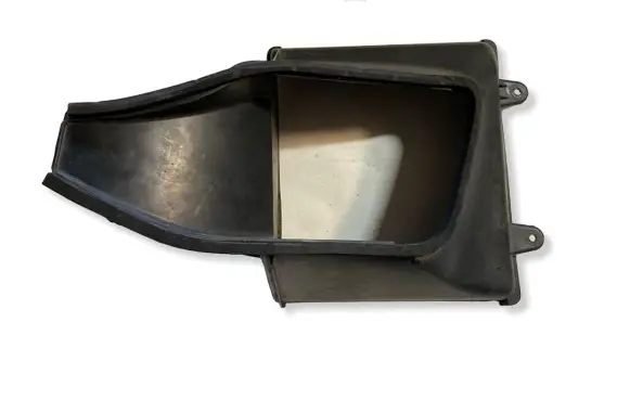Maserati Ghibli Intercooler air channel guide 670032141