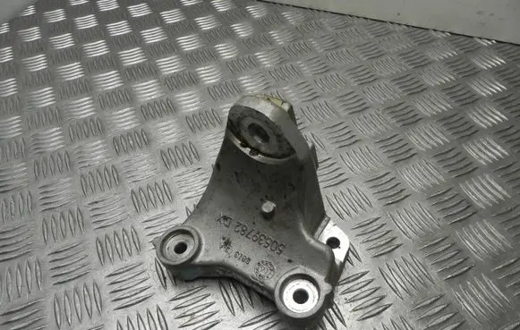 Alfa Romeo Giulia EGR valve cooler bracket 50539782DX VD18923