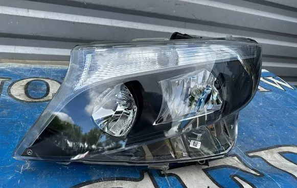Mercedes-Benz V Class W447 Headlight/headlamp A4479067700 1EL01128417