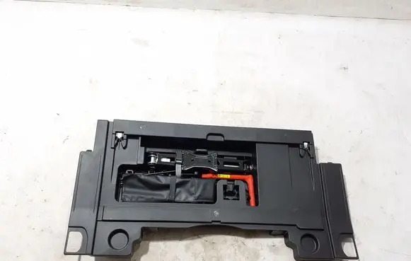 Audi A5 Tool set 8W8863373