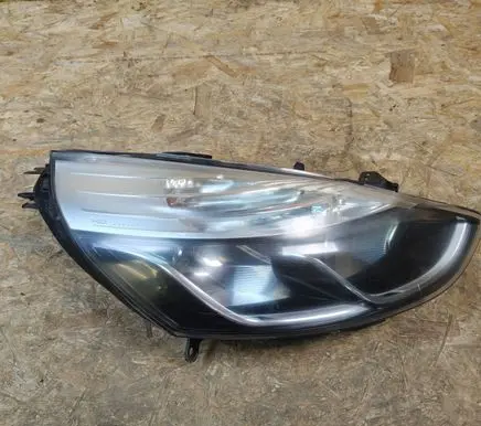 Renault Clio IV Headlight/headlamp 260102796R 01033299900010 1253362