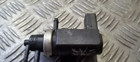 Audi A3 S3 8L Turbo solenoid valve 1j0906627