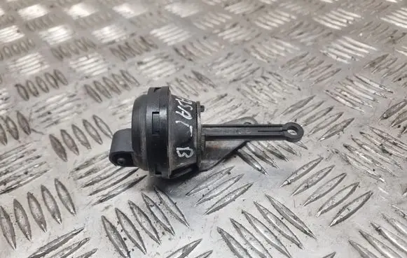 Volkswagen PASSAT B6 Vacuum valve 