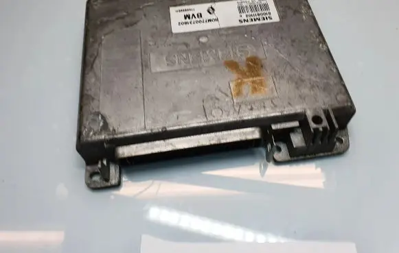 Renault 19 Engine control unit/module S100811102E HOM7700731802 7700859511