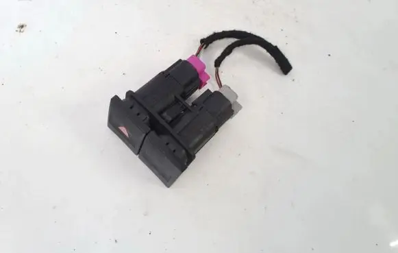 Ford Mondeo Mk III Hazard light switch 1s7t13A350ba 1s7t-13a350ba