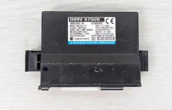 Mazda CX-3 Keyless (KESSY) go control unit/module D09V675U0