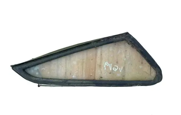 Audi 80 90 B2 Rear vent window glass 
