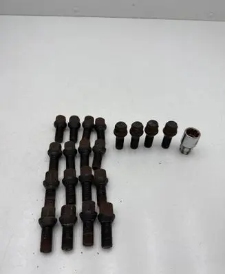 BMW 1 F20 F21 Anti-theft wheel nuts and lock 