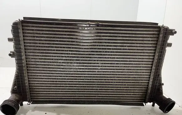 Volkswagen Golf VI Intercooler radiator 1K0145803 B5896 0692585