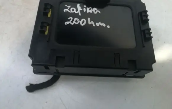 Opel Zafira A Screen/display/small screen 13106242
