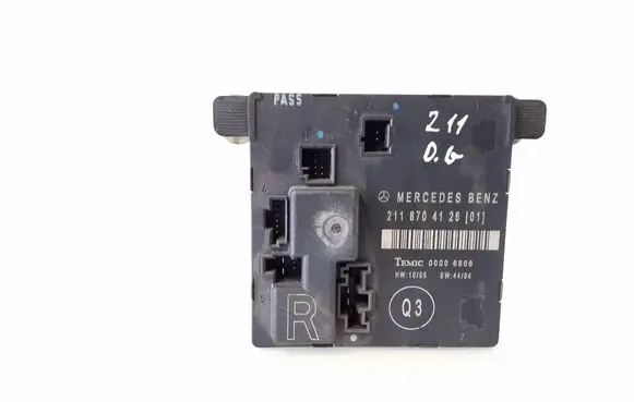 Mercedes-Benz E W211 Door control unit/module 2118704126