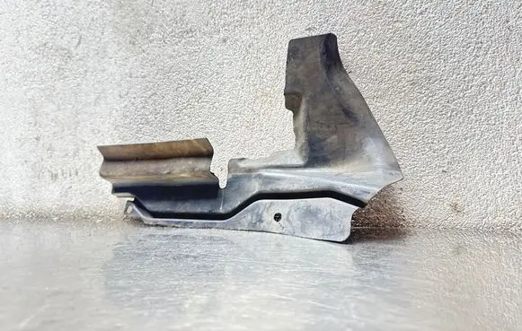 Opel Vectra C Intercooler air guide/duct channel 13182650 00328844597