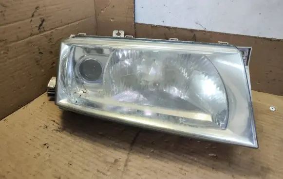 Skoda Octavia Mk1 (1U) Headlight/headlamp 1U1941016L