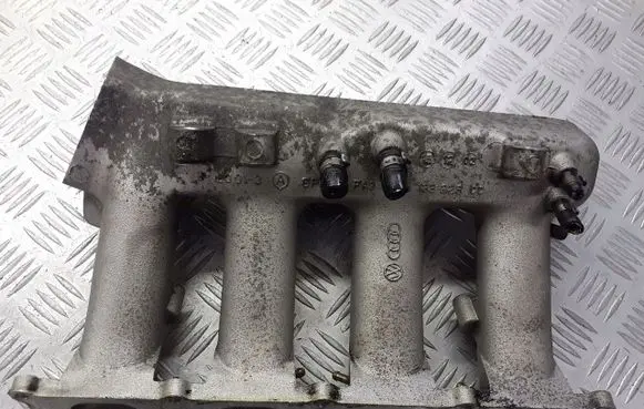 Skoda Octavia Mk1 (1U) Intake manifold 06A133223CC