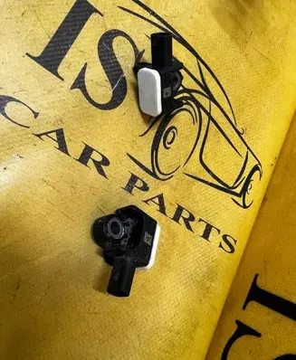 Mercedes-Benz GLS X166 Airbag deployment crash/impact sensor A1668210151