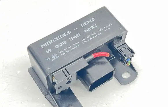 Mercedes-Benz ML W163 Glow plug pre-heat relay 0285454032