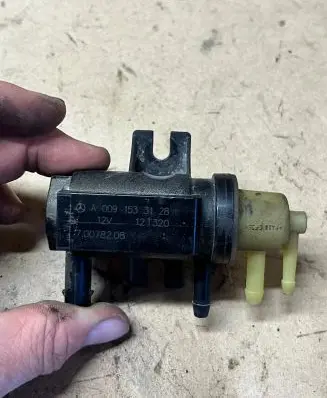 Mercedes-Benz Sprinter W906 Turbo solenoid valve A0091533128 70078208 00915331