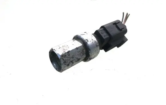 Volkswagen PASSAT B6 Air conditioning (A/C) pressure sensor 1J0959126