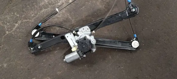 BMW X5 E53 Front door window regulator with motor 8243803S