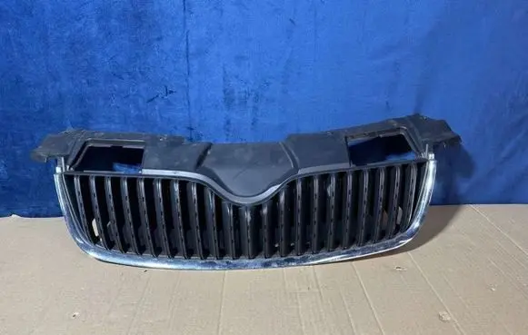 Skoda Fabia Mk2 (5J) Front bumper upper radiator grill GrillSkodaFabiaII