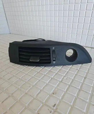 Toyota Corolla Verso E121 Dashboard side air vent grill/cover trim 6556444010
