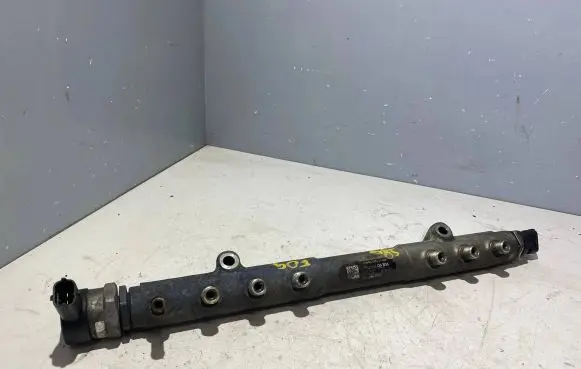 Volvo S80 Fuel main line pipe 30757146 0445215023 30777576