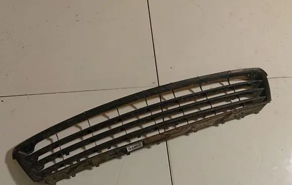 Citroen C5 Front bumper lower grill 9630405270