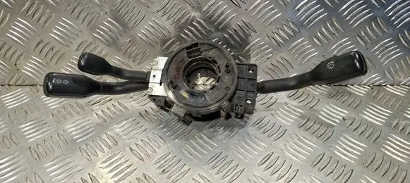 Wiper turn signal indicator stalk/switch