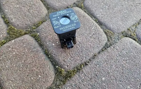 Toyota Highlander XU70 Airbag control unit/module 2092N39