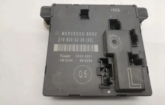 Mercedes-Benz CLS C219 Door control unit/module 2198200226