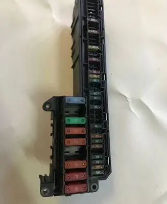 BMW 5 E60 E61 Fuse module 6957330