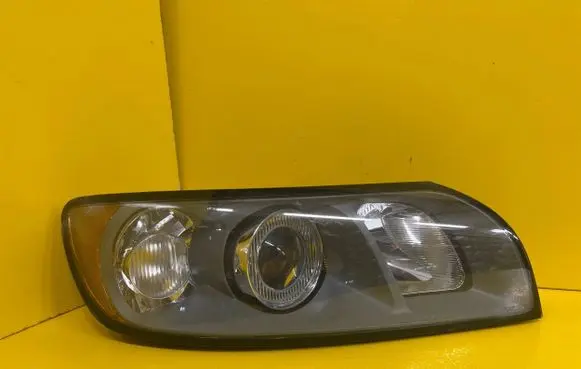 Volvo V50 Headlight/headlamp 30698886