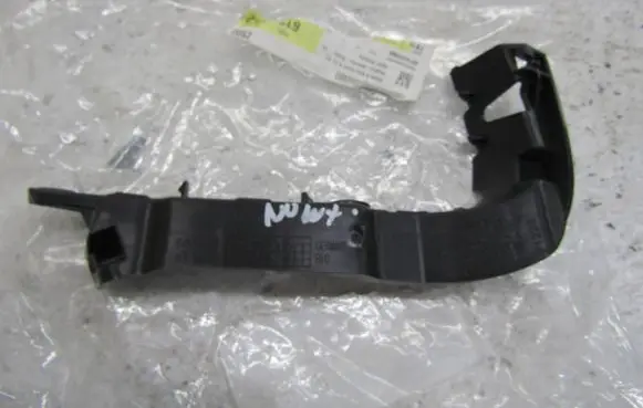 Audi A3 S3 8V Front bumper mounting bracket 8V5807183