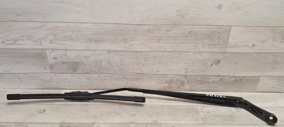 Toyota Avensis T250 Front wiper blade arm 