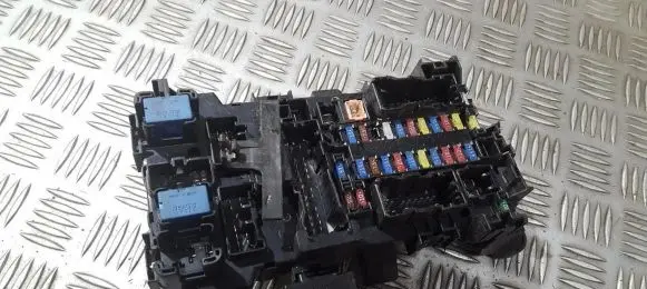 Suzuki Grand Vitara II Fuse box set 3861084f21