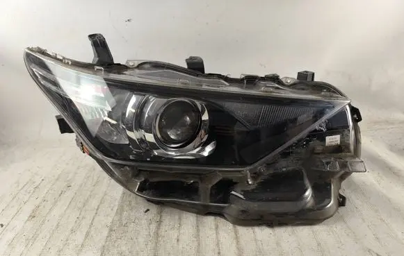 Toyota Auris E180 Headlight/headlamp 8111002K30 90070909