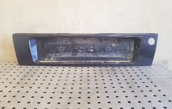 Trunk door license plate light bar