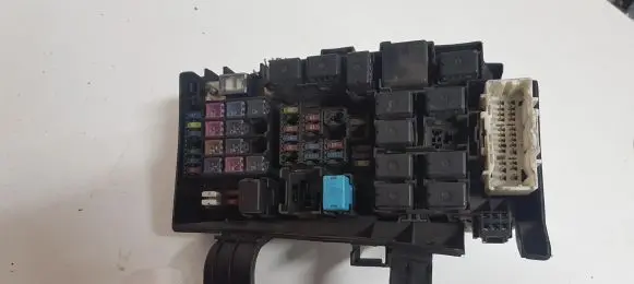 Mazda 6 Fuse module