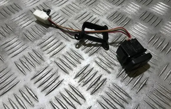 Mazda Xedos 6 Hazard light switch 4610