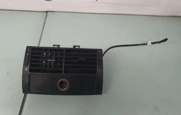 BMW X5 E53 Rear air vent grill 8409081 64228409081 8370910